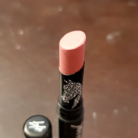 Beauty for real lip balm - Picture 2 of 5